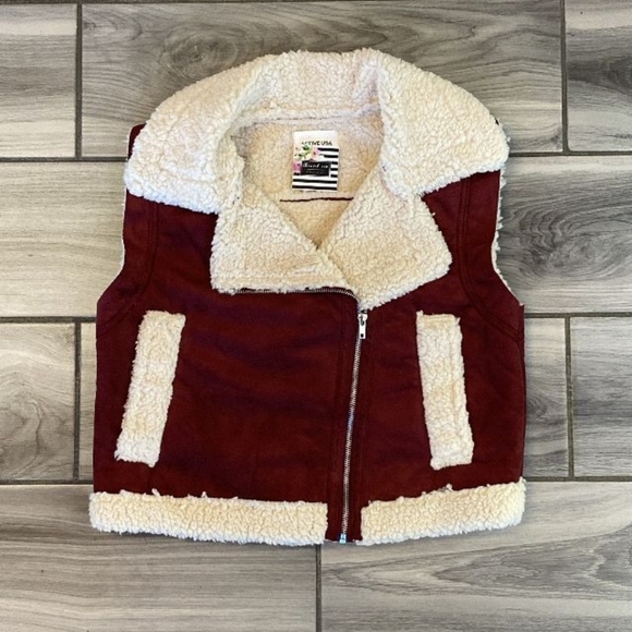Burgundy Vest with White Sherpa Trim - Picture 2 of 4